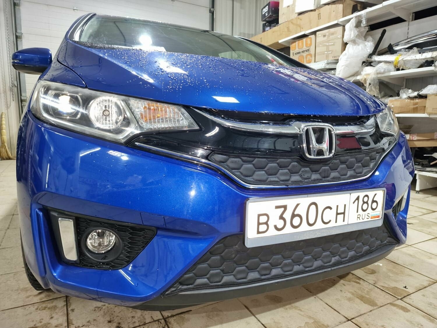 Утеплитель радиатора для Honda Fit 2013 -2017 Комплект 2 детали