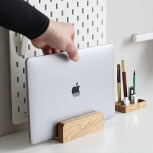 Вертикальная подставка для ноутбука. Подойдет для компьютера толщиной до 18 мм. идеально для всех моделей Apple MacBook Pro 13, 14, 16, Air 11, 13.