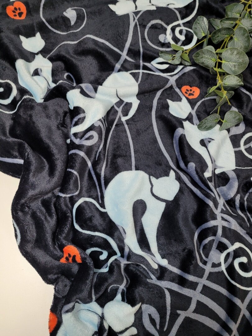 Ткань Велсофт, "Кошки на черном" 100*200см,190 гр/м²