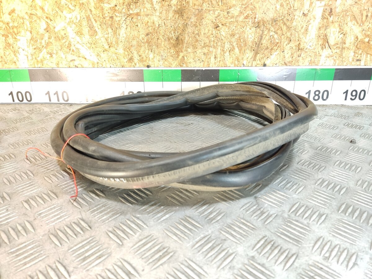 Уплотнитель багажника MERCEDES A W169 1697400678