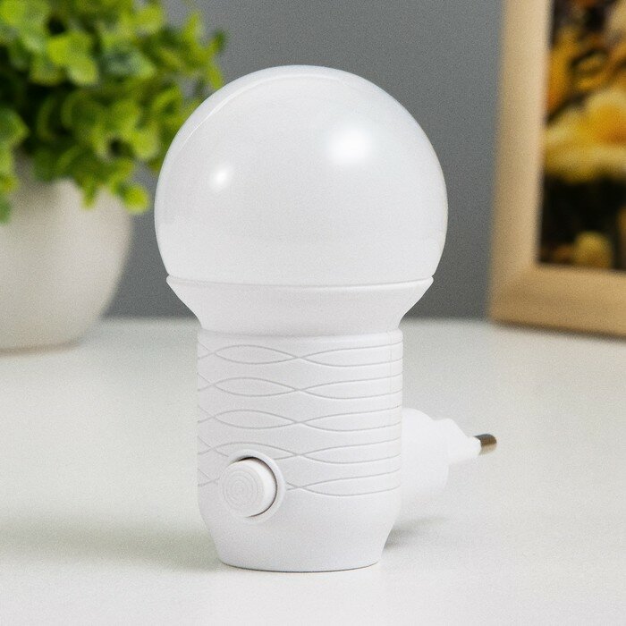 фото Ночник "Шар" LED 1Вт белый 4,5х6,5х9,5 см 9809323
