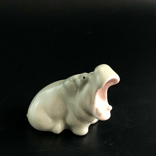 Статуэтка «Бегемотик», фарфор, ЛФЗ, СССР, 1970-е гг.