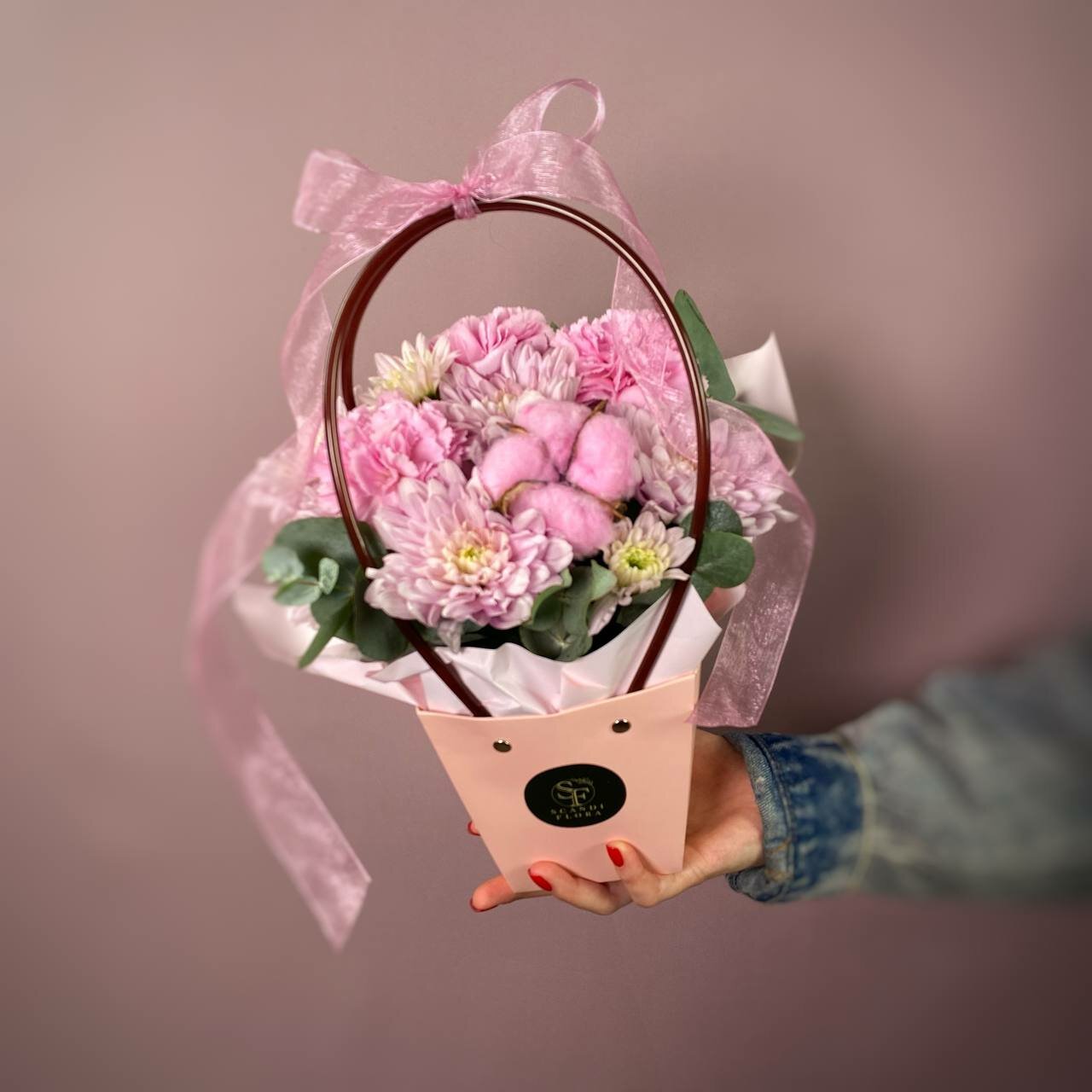 фото Сумочка с хризантемой и хлопком. Букет 27 Scandi Flora