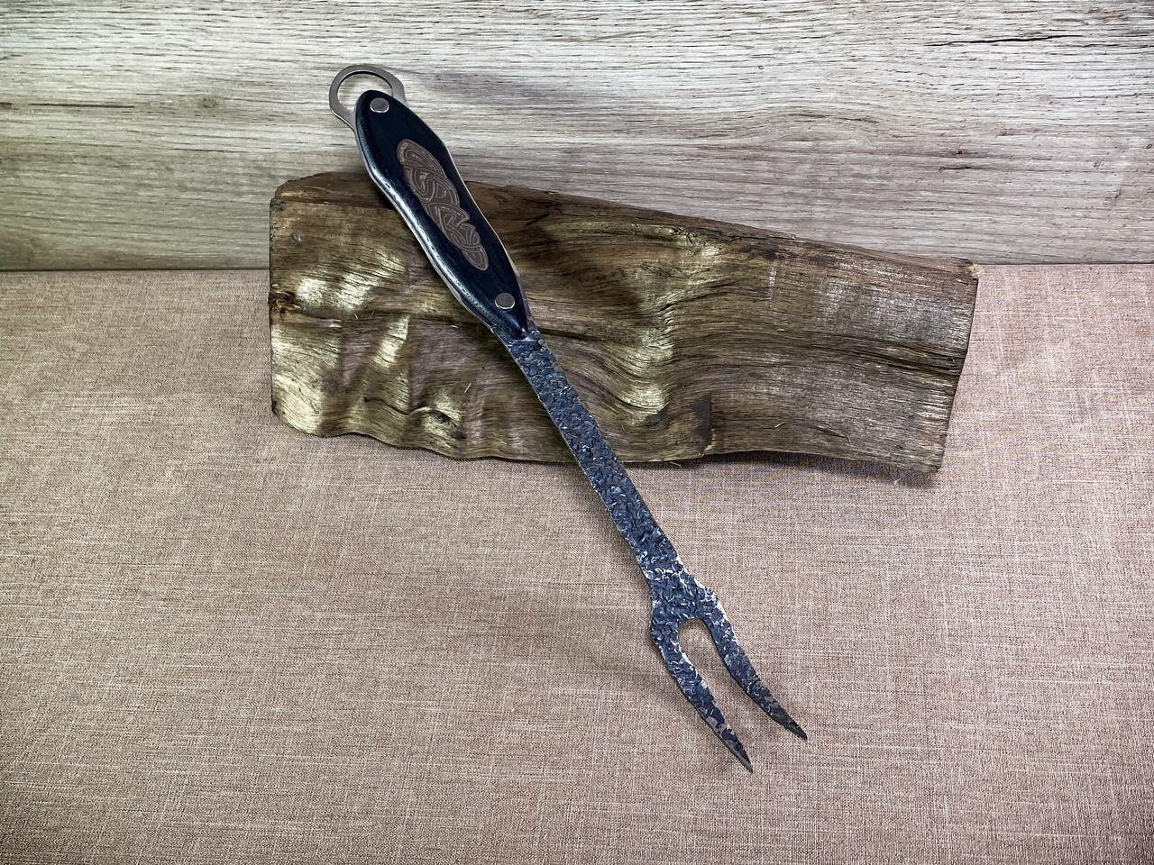 Вилка для мяса кованое лезвие (темная) — фото 1