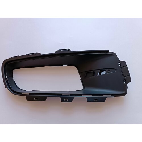 Рамка решетки бампера правая BMW X5 E70