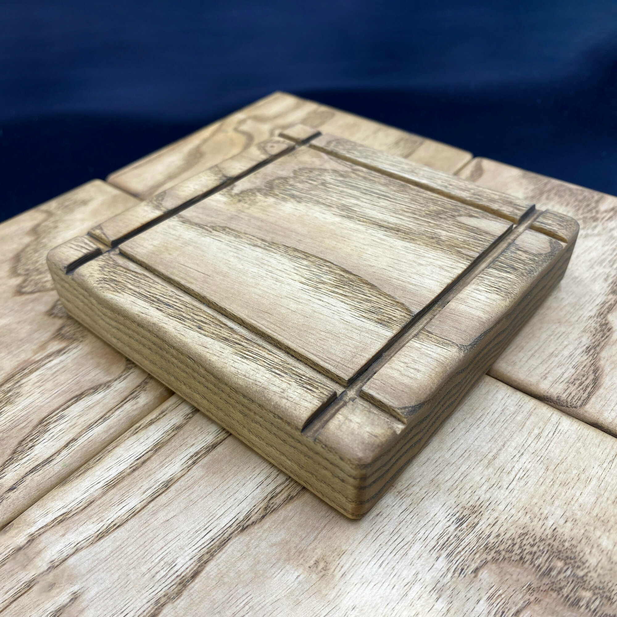 фото Подставка под кружку, стакан или бокал из дерева ясеня