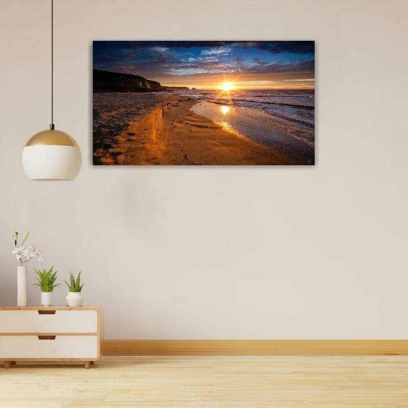 Картина на холсте 60x110 LinxOne "Пляж горы берег океан" интерьерная для дома / на стену / на кухню / с подрамником