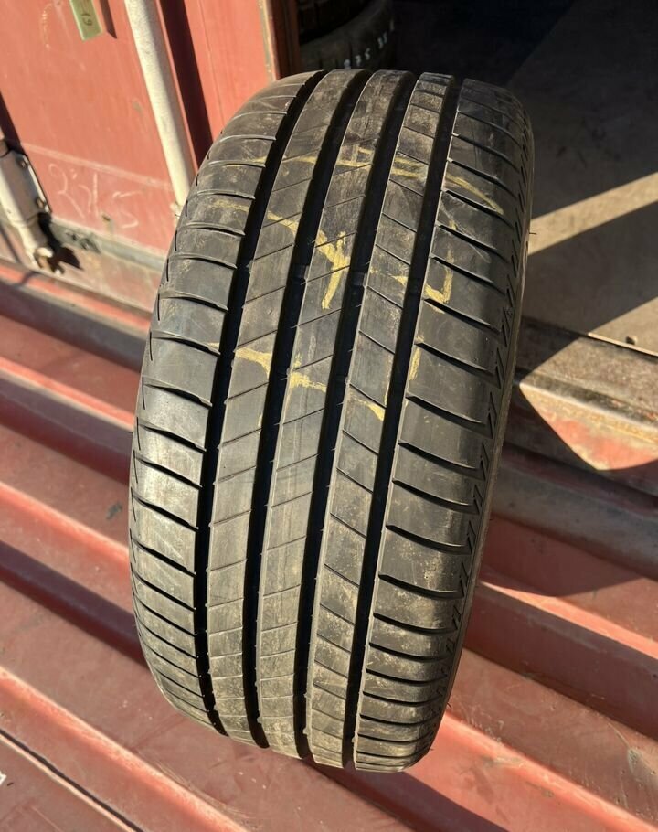 Bridgestone Turanza T005 225/40 R18