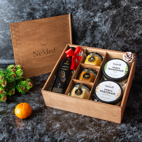 Подарочный набор в деревянной коробке с маслом кедровым, мёдом, урбечом тыквенным и кедровым паста урбеч салаты