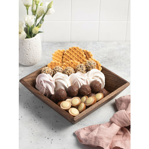 Конфетница из дуба