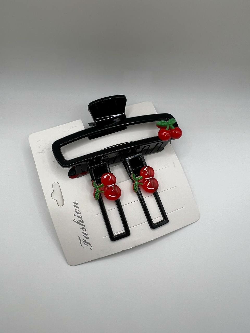 Набор заколок для волос с вишенками