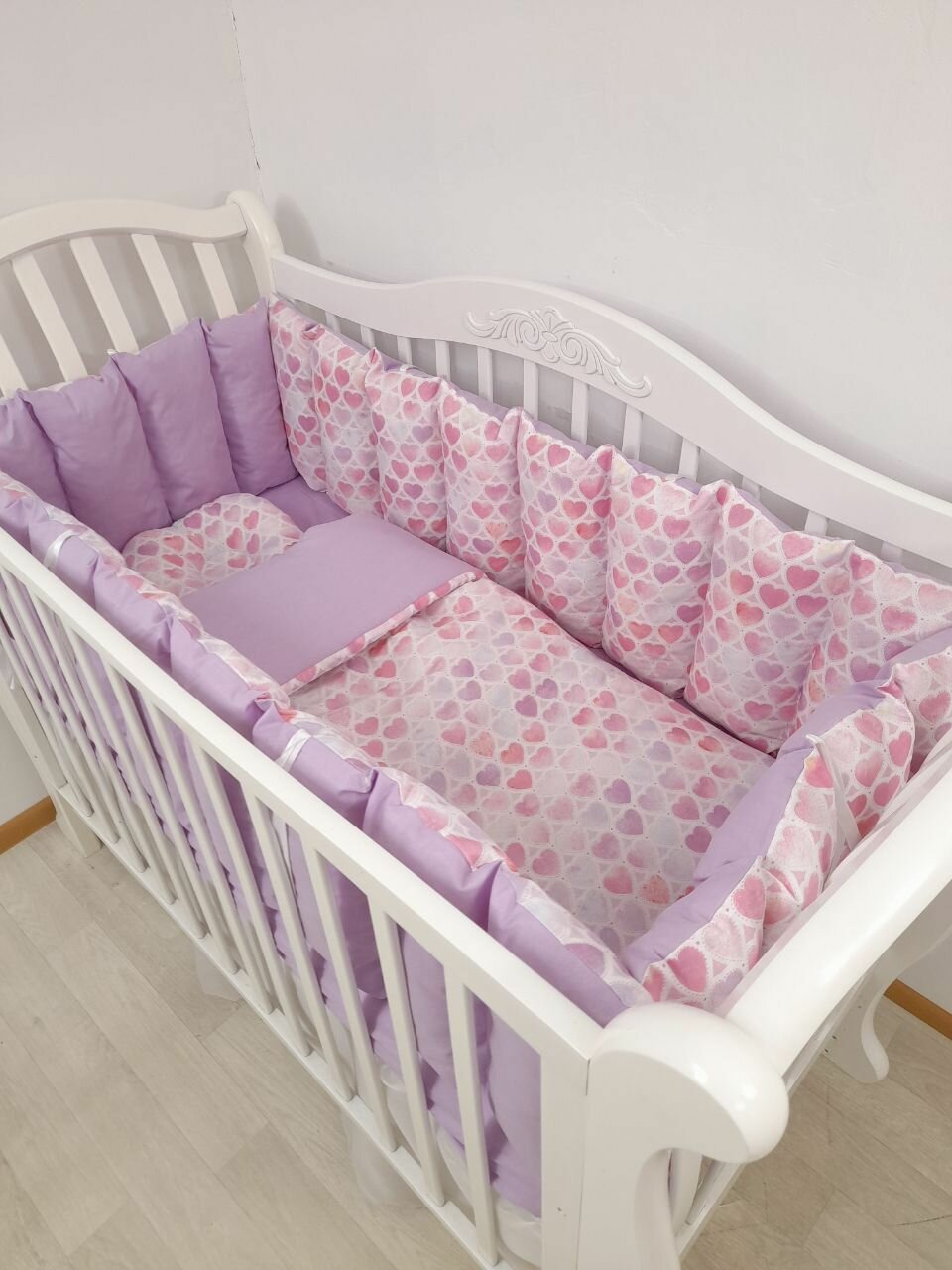 Комплект бортиков в кроватку из 7 предметов для новорожденных и малышей Mamdis сиреневый