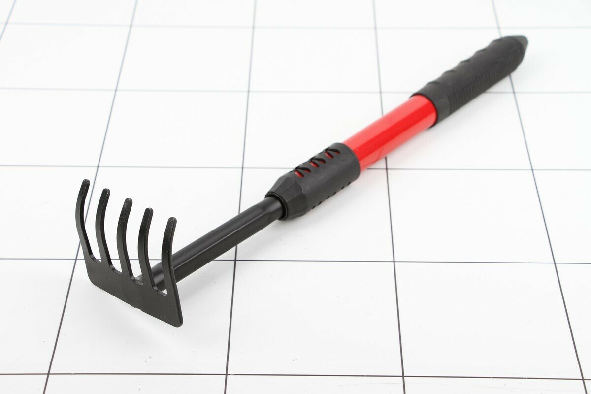Грабельки, длина 45 см, прорезиненная черно-красная ручка - фотография № 2