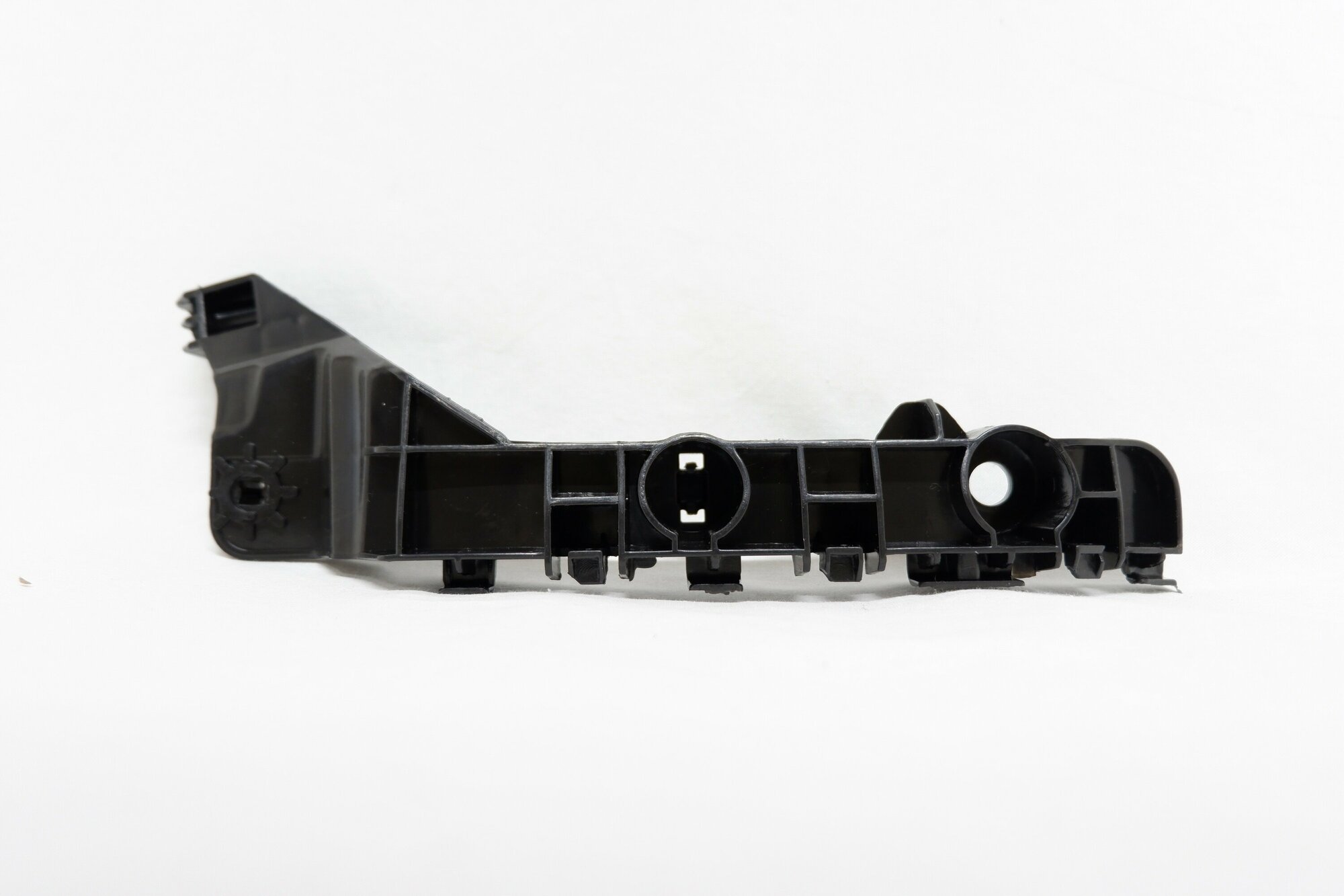 фото Кронштейн бампера переднего левый Mitsubishi Eclipse Cross 2017-нв 6400J235