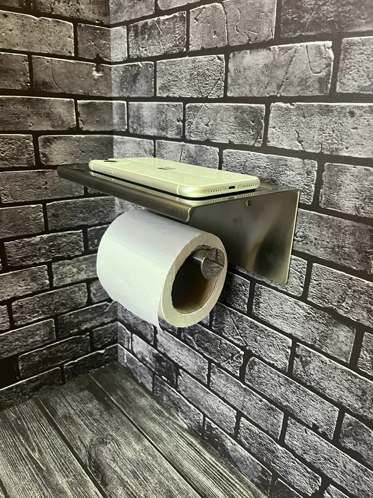 Держатель для туалетной бумаги с полочкой на два рулона самоклеющийся на липучке сатин нержавеющая сталь