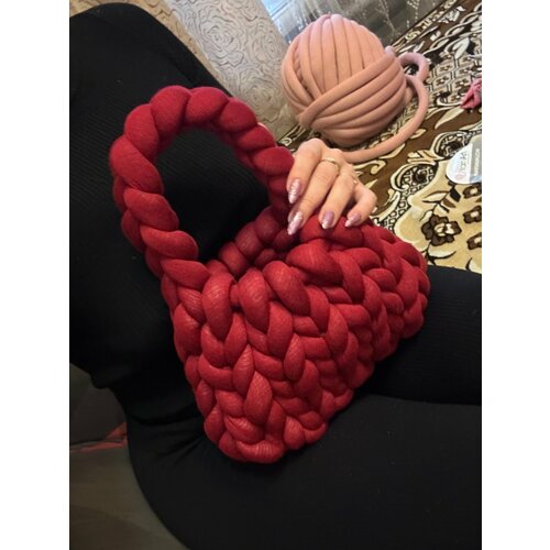 фото Сумка , фактура вязаная, красный, бордовый чокер пум