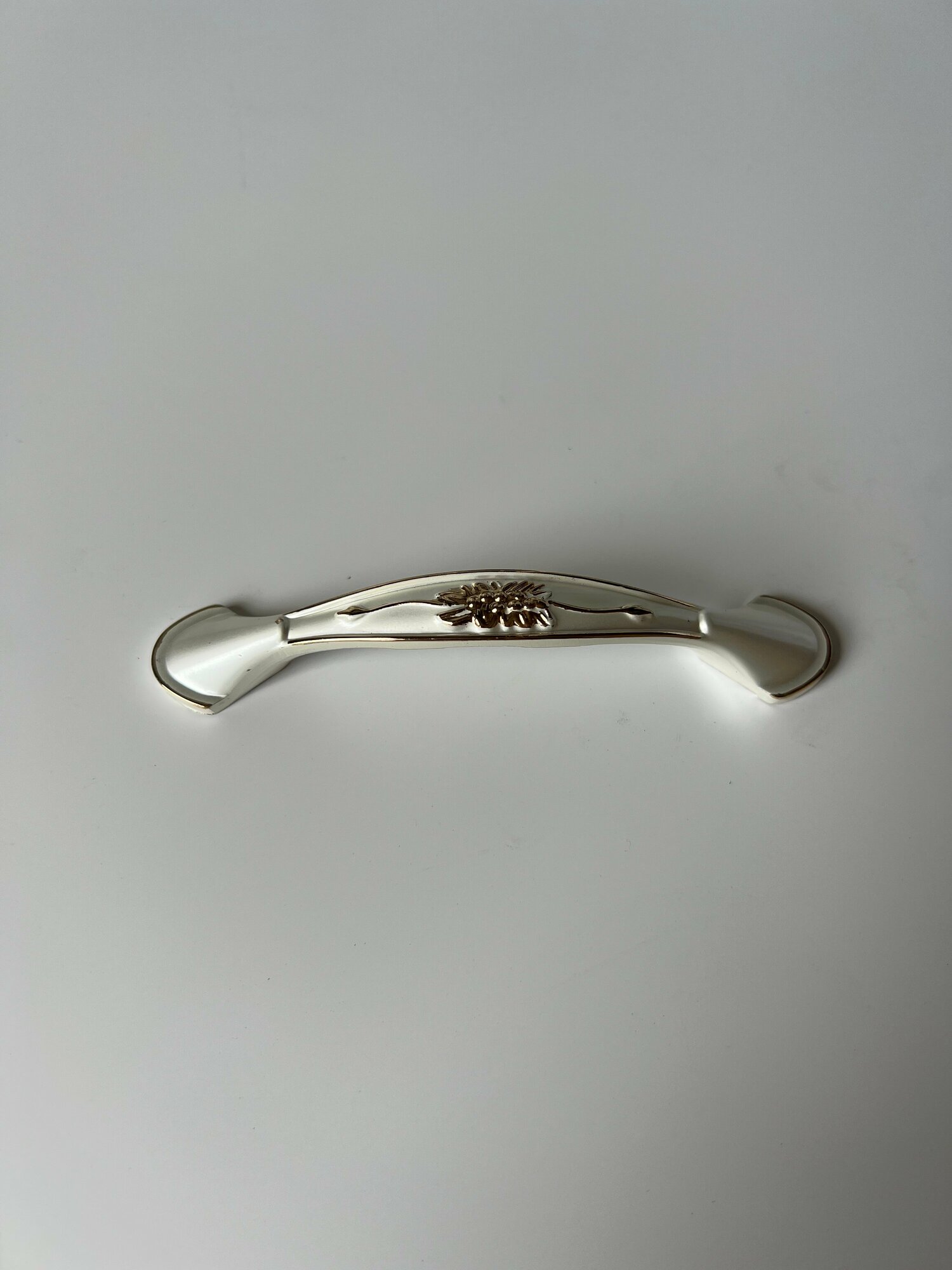 Ручки для мебели скоба White pearls 1  96 мм металл цвет белый перламутр
