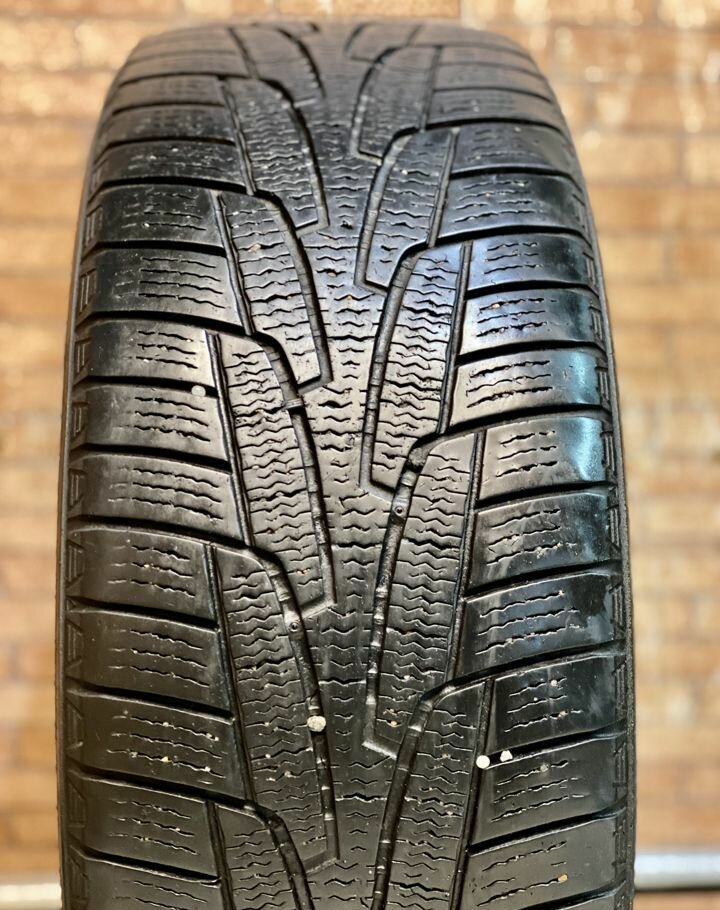 Kumho I'Zen KW31 215/55 R16