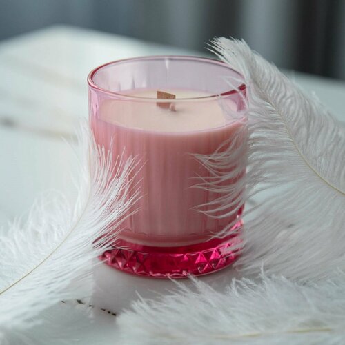 Свеча Ruby rose ароматическая Натуральный соевый воск Деревянный фитиль 2550₽