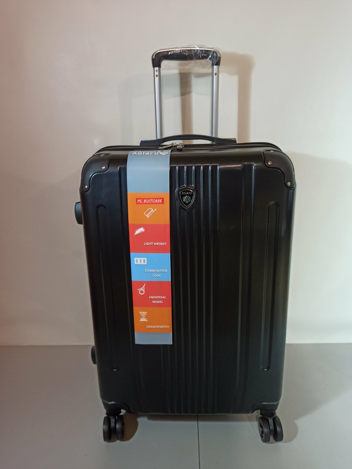 Купить Чемодан за 5500р. с доставкой