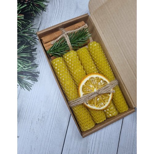 Набор свечей из вощины с корицей и апельсином/ 13х2 см, 4 штуки / желтые / декор еловая ветка