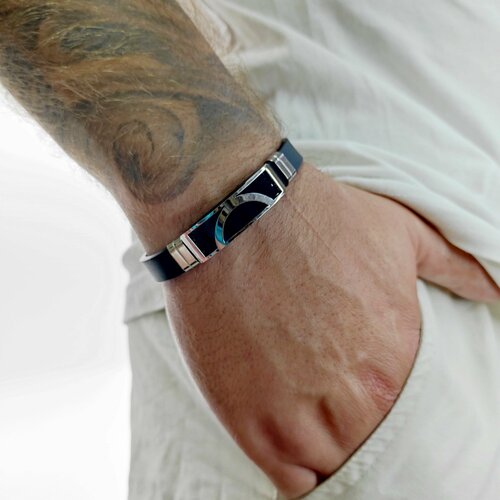 фото Браслет, металл, 1 шт., серебряный, черный нет бренда