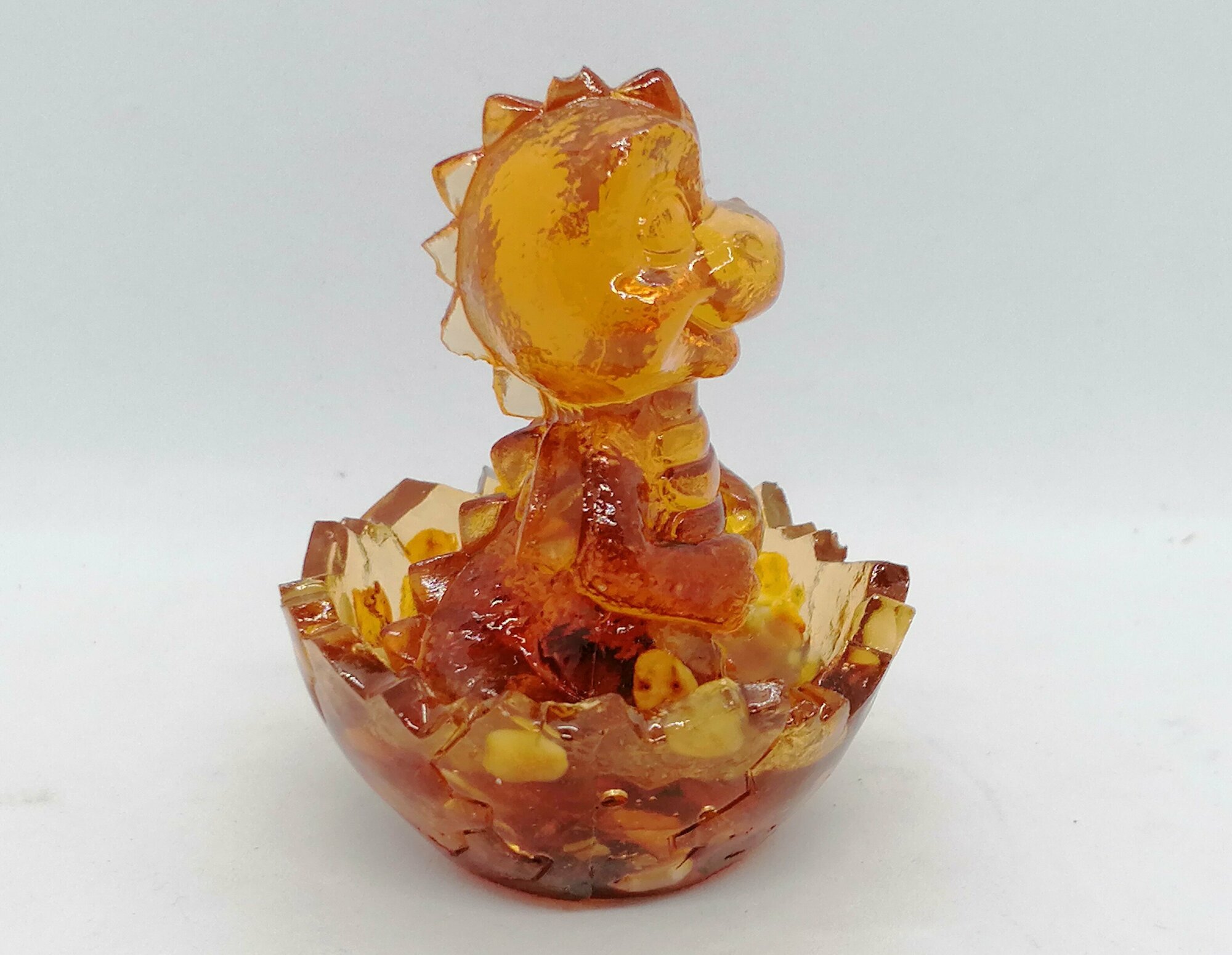 Янтарная фигурка "Дракоша в яйце" — фото 1