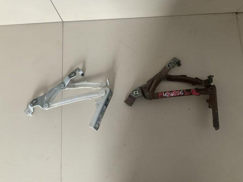 Петля крышки багажника Mazda 3 BL 2009-2013 кат. номер: BBM452720A