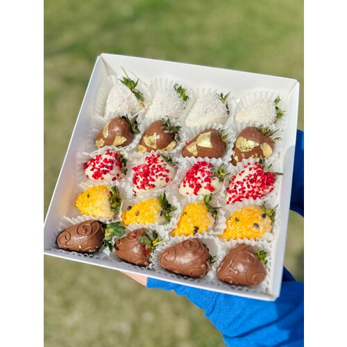 Клубника в бельгийском шоколаде Хрустящий микс сладкий подарок для любимой 3150₽