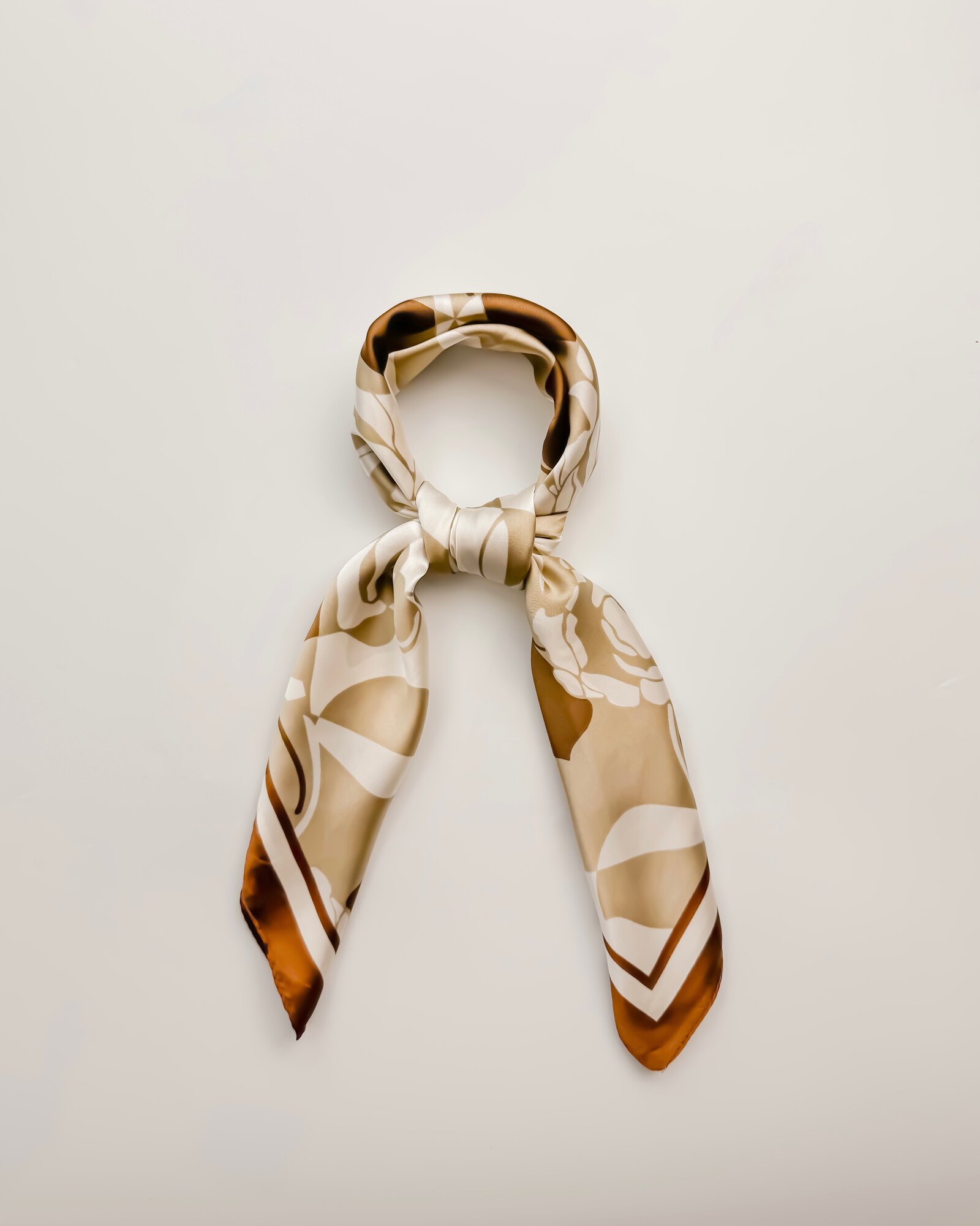 Платок  Everyday Accessories для девочек и женщин,70х70 см, коричневый