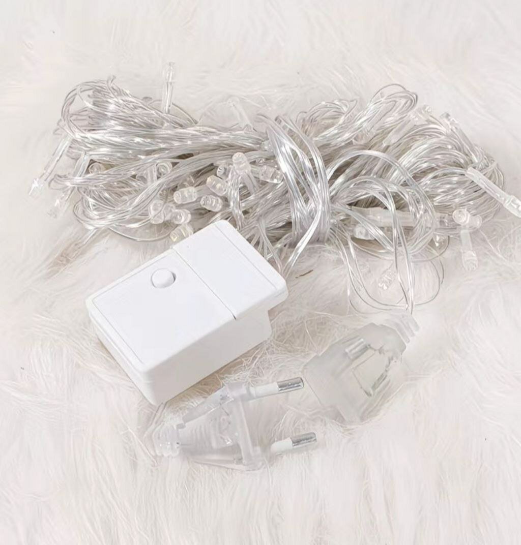 Светодиодная гирлянда с прозрачным проводом работает в 8 различных режимах. Идеально подходит для оформления интерьера, новогодней ёлки, окна или стены. Экономичная, безопасная и долговечная.