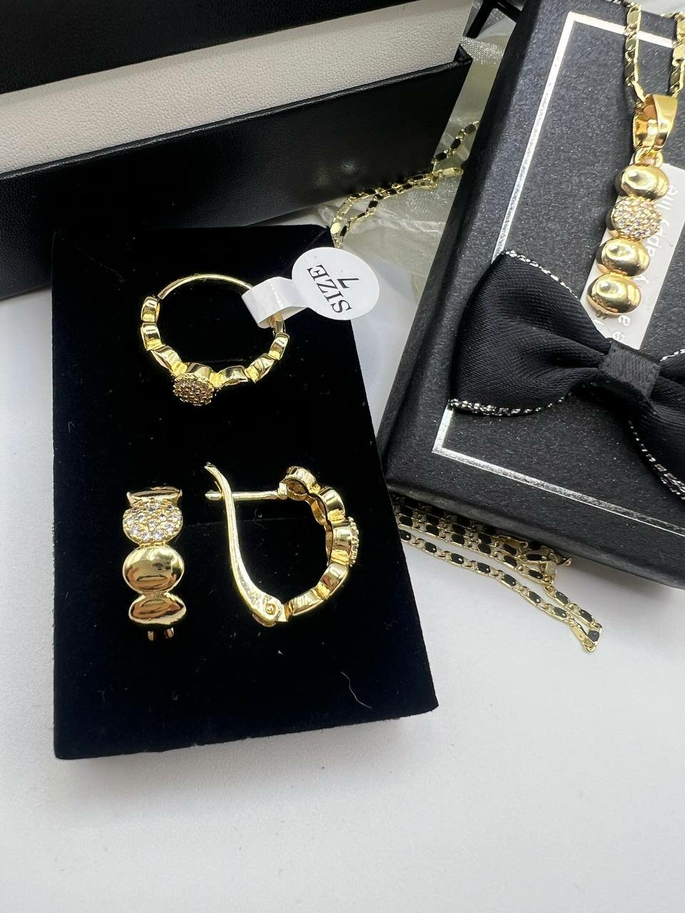 Набор украшений «Золотое сияние» Этот элегантный набор от бренда RADI Jewelry 17 размер