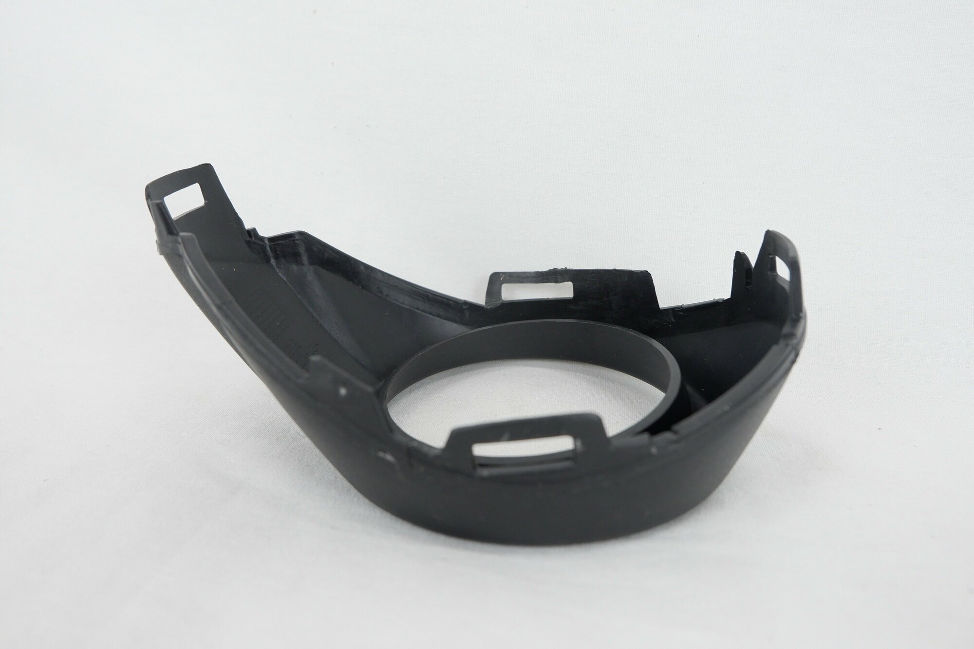 Окантовка противотуманной фары левая Ford Focus 3 2011-2015 1703891