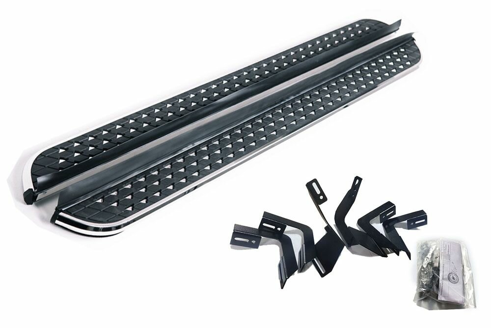 Пороги площадки алюминиевые с кантом из нержавейки HTX для Toyota Land Cruiser 100 (Тойота Ленд Крузер 100) 1998-2007 с креплениями