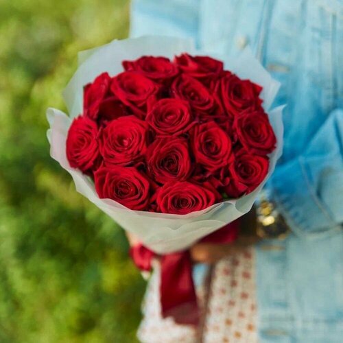 15 Красных ароматных роз