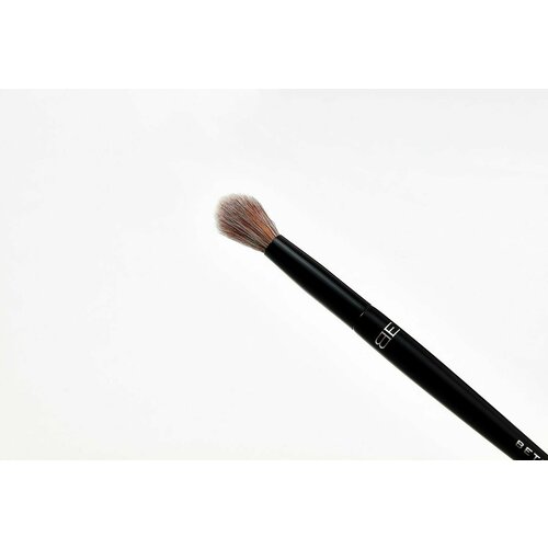 Кисть для растушевки теней elite blender blush 1619₽