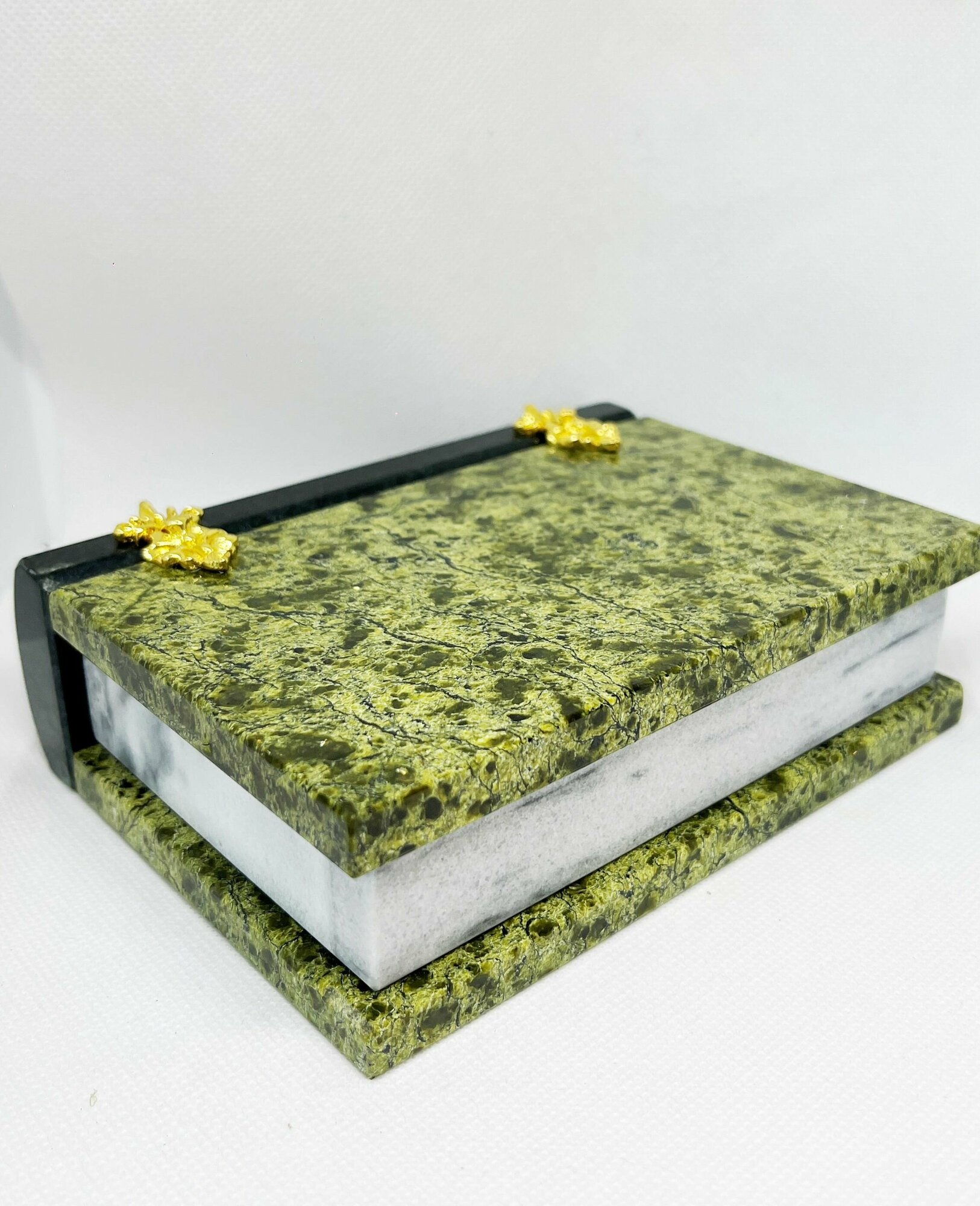 фото Шкатулка ларец "Книга" камень змеевик