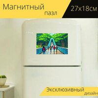 Магнитный пазл "Дождь в стиле дудл, пешеходный мост в парке, люди гуляют под дождём" для интерьера, 38х26 см.