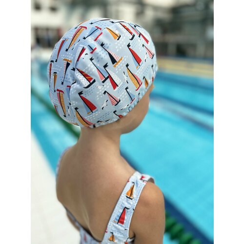 Шапочка детская для девочки, для бассейна и плавания от бренда CAPITANIA