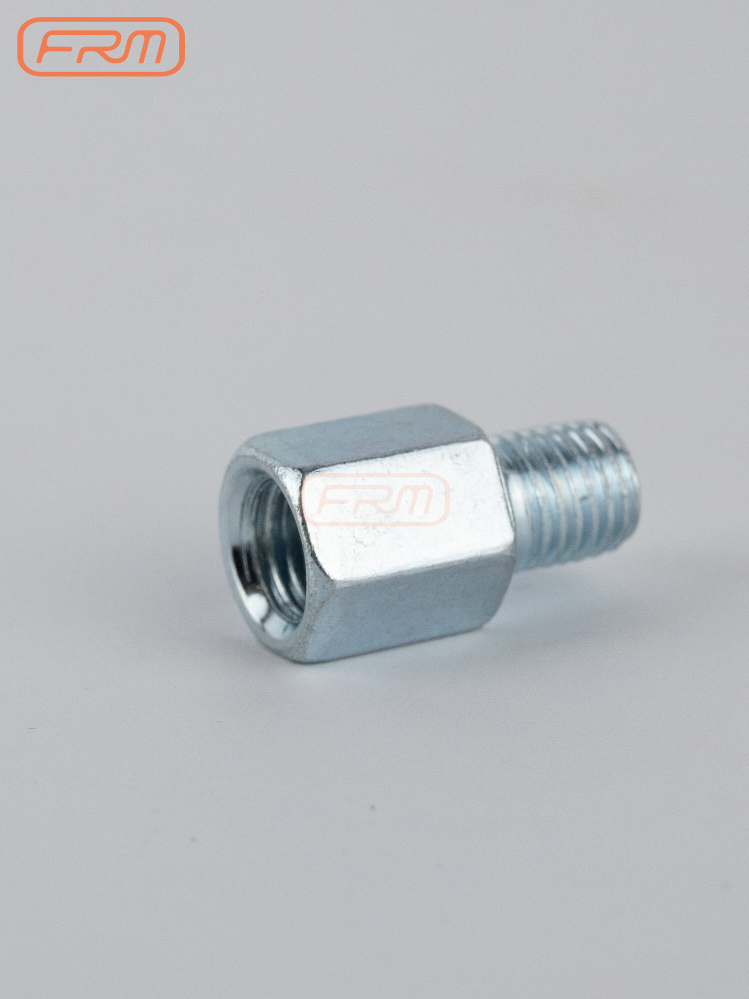 Переходник для зеркал 10-10 мм с правой резьбой на мотоцикл скутер мопед квадроцикл для мотоциклиста хром