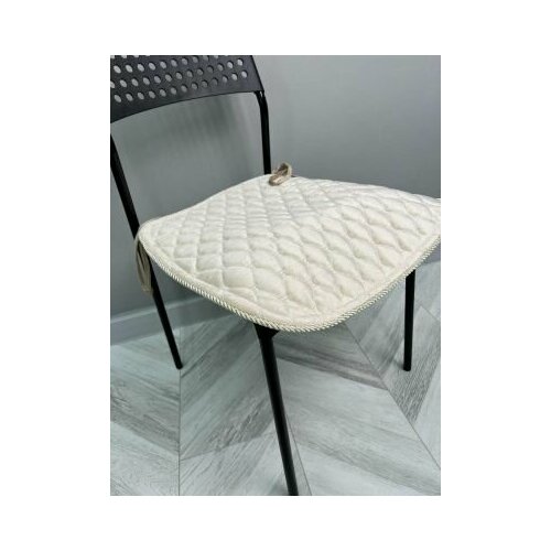 Велюровая сидушка на стул Miss Mari Крит крем 50х50 1000₽