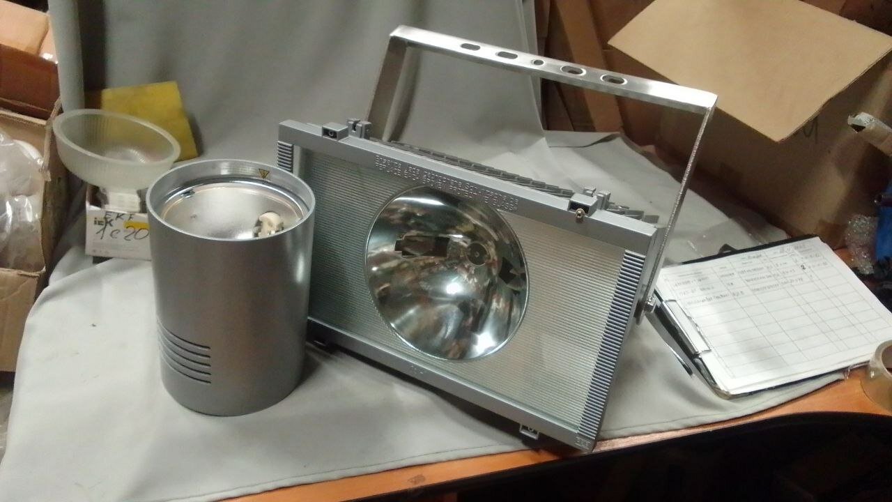 фото Прожектор Lightstream box type maxi серебро RZB