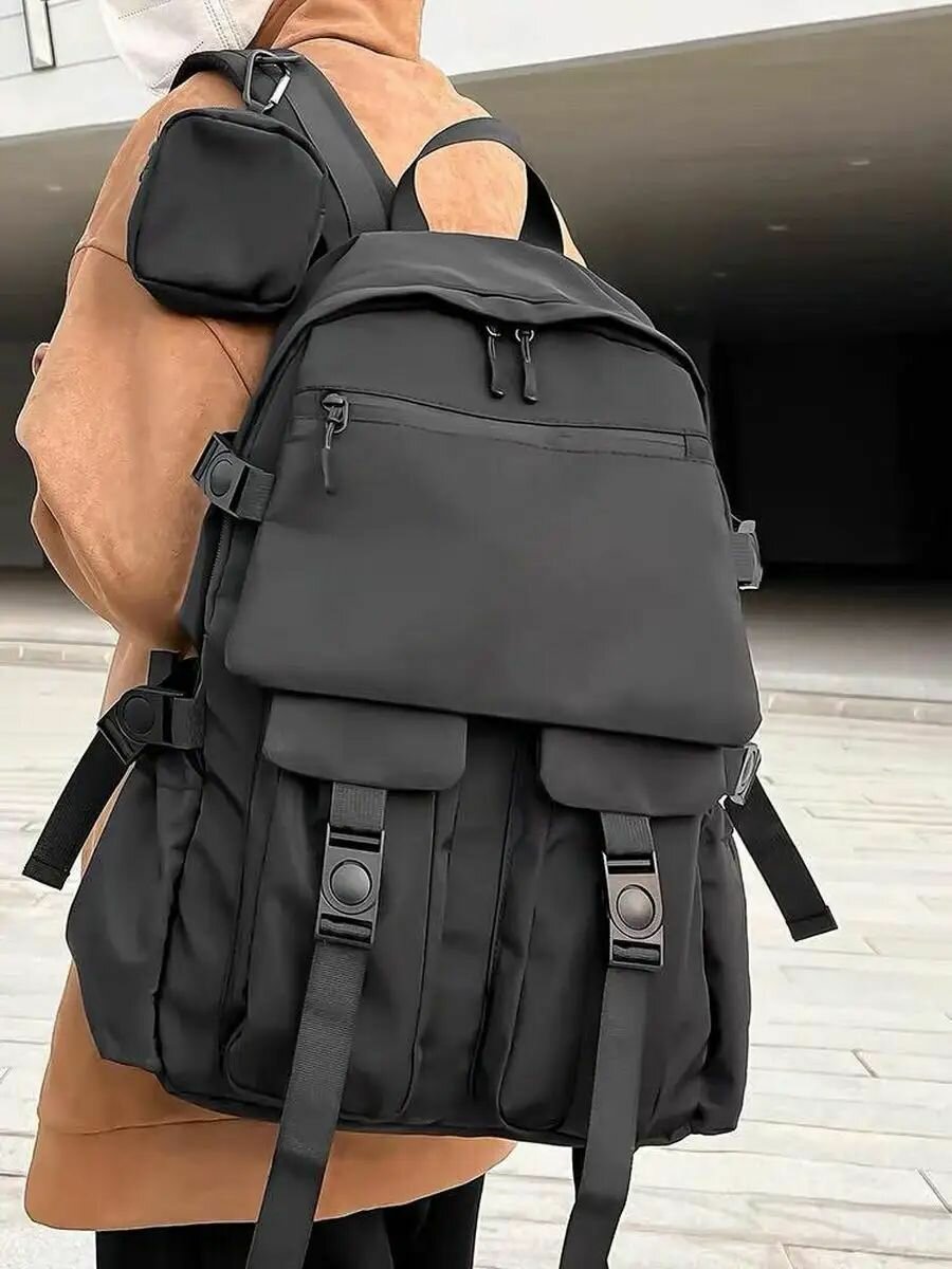 фото Рюкзак черный современный