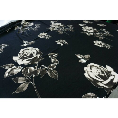 Ткань Трикотаж серые розы на черном. Ткань для шитья