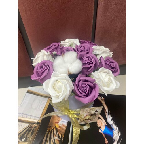 Розы из мыла в коробке