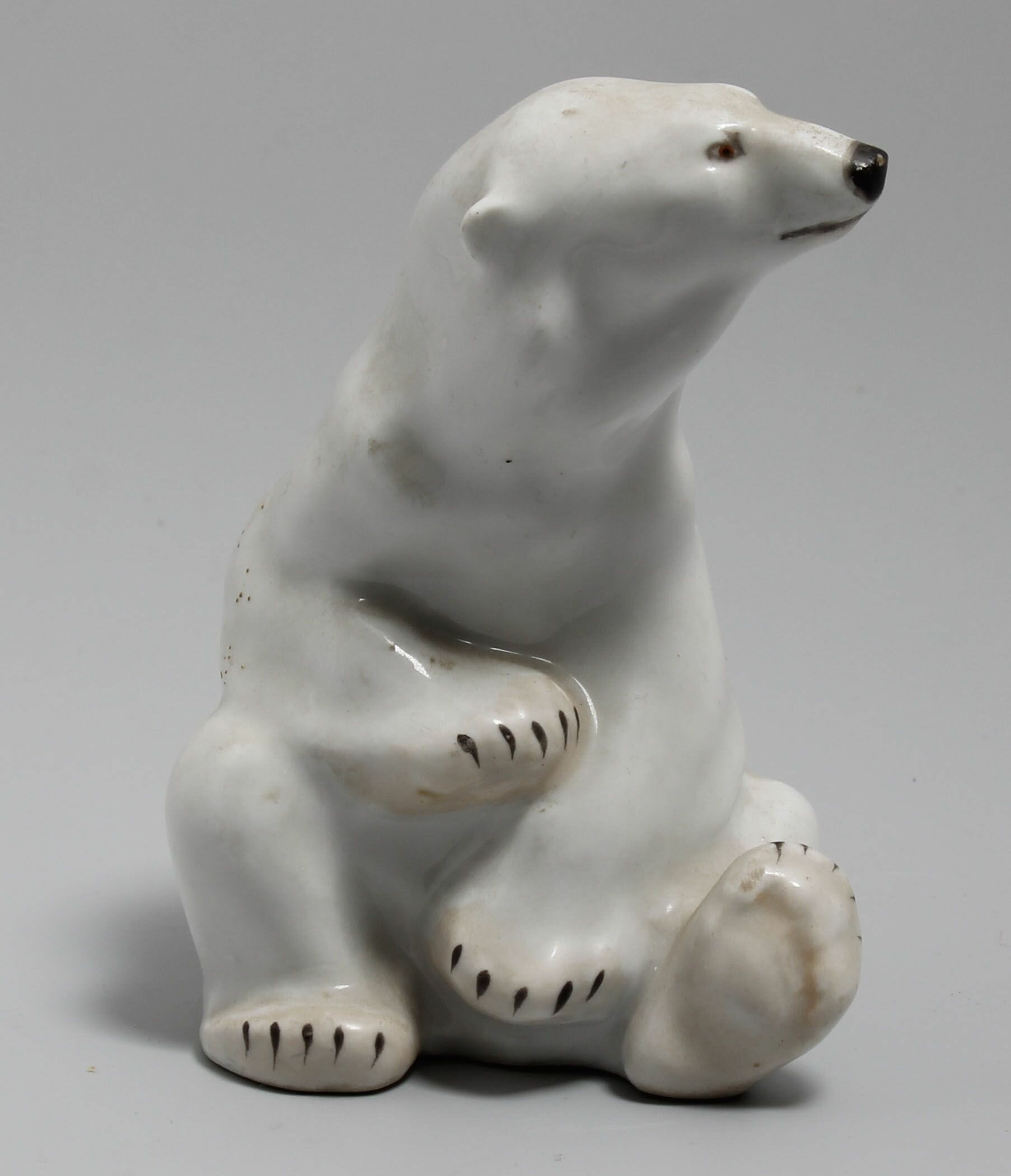 фото Советская фарфоровая статуэтка Белый медведь ЛФЗ скульптор Б. Я. Воробьев 1937-1941 гг.