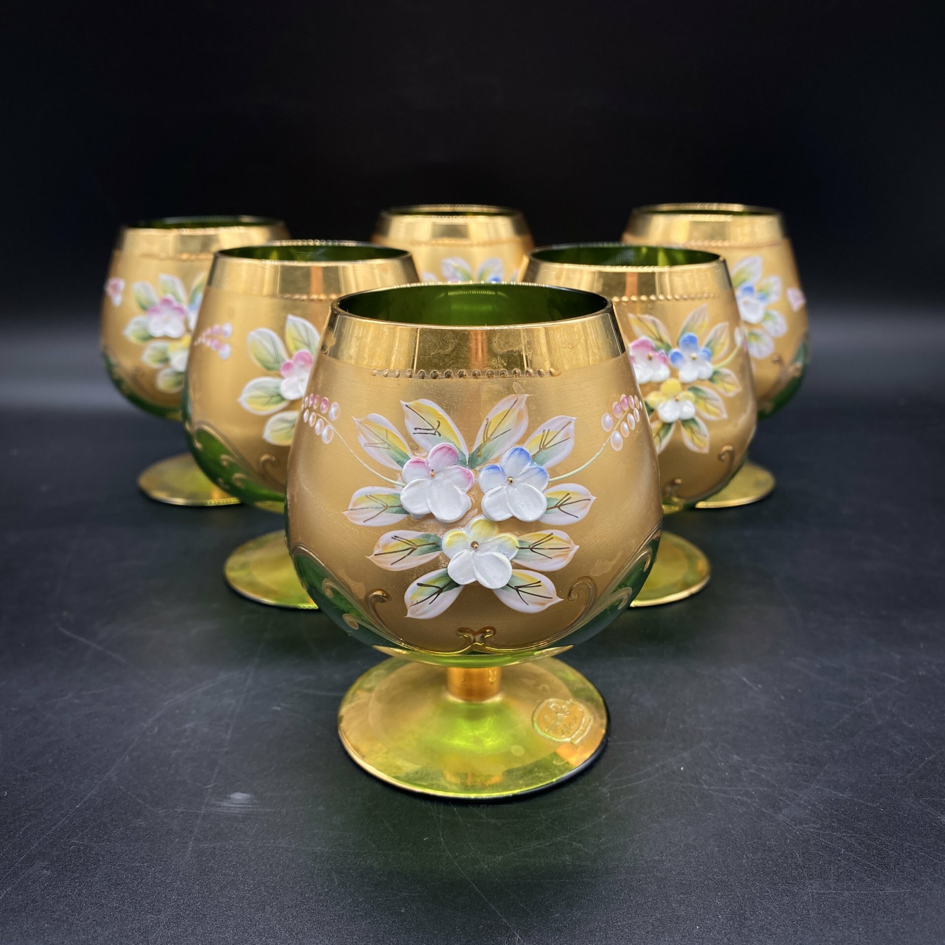 фото Набор из 6 бокалов с лепным цветочным декором, стекло, лепнина, золочение