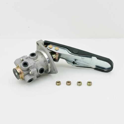 Главный тормозной цилиндр MMC FUSO с педалью в сборе вид 1 Nilson Auto Parts 7900₽