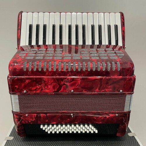 Акустический аккордеон Artland 304805 красный 82400₽