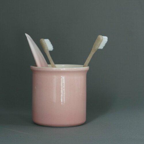 Нежный стакан для зубных щеток